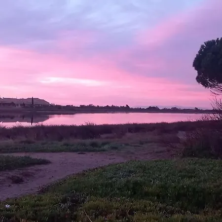 Avec Jardin, Vue Sur Etang , Proximite Ayguades * Gruissan