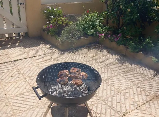 Avec Jardin, Vue Sur Etang , Proximite Ayguades דירה *